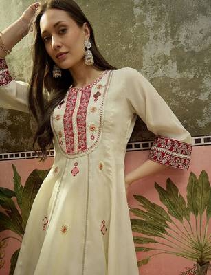Embroidered round neck kurti & palazzos 2