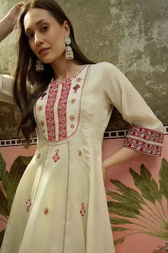Embroidered round neck kurti & palazzos