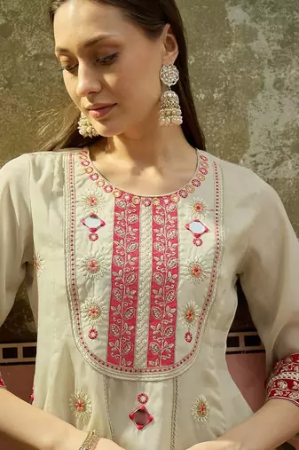 Embroidered round neck kurti & palazzos