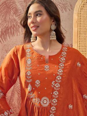 Embroidered  round neck kurta & trousers with dupatta 2