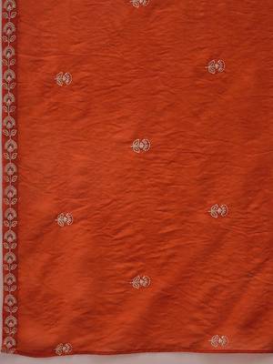 Embroidered  round neck kurta & trousers with dupatta 4