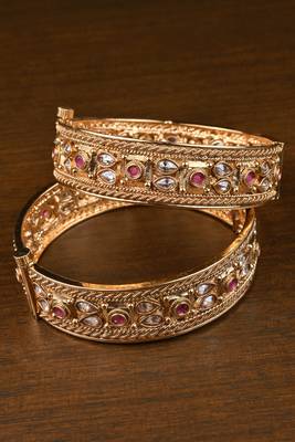 Ratnaveni Heritage Gold Plated Stone Kada 3