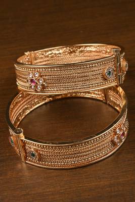 Premium Floral Weave Gold Plated Bangles 3
