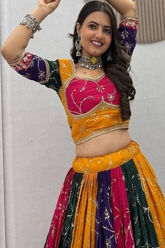Vintage Navratri Chaniya Choli for Women, Multicolor Silk Lehenga Choli with Dupatta