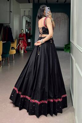 Black Navratri Lehenga Choli for Women with Mirror Work, Gujarati Garba Chaniya Choli 3