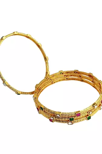 Set of 4 gold plated sleek kundan bangles