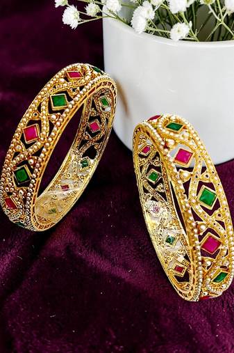 Set of 2 gold plated moti bangle set