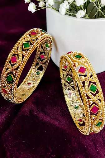 Set of 2 gold plated moti bangle set