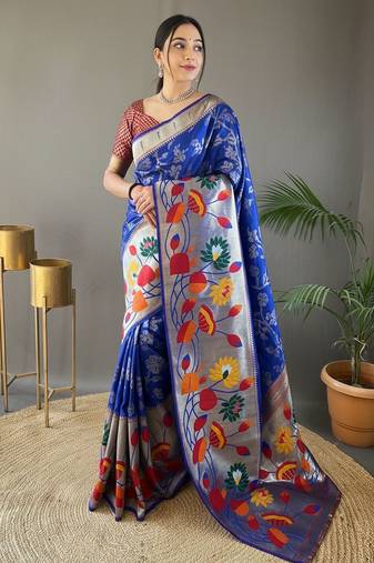 Violet soft silk blend saree with rich weaved heavy pallu & 3d traditional design with gold and silver zari
