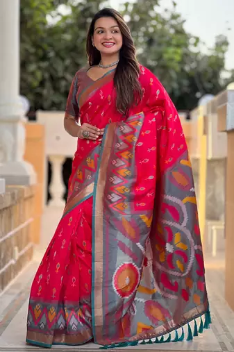 Pink silk blend ikkat and patola weaving concept saree & contrast blouse