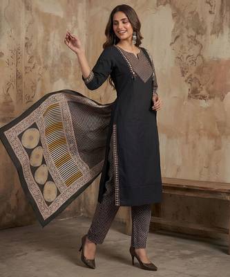 Pink color beautiful fendy silk fabric glamorous ceremonial looks salwar kameez 4