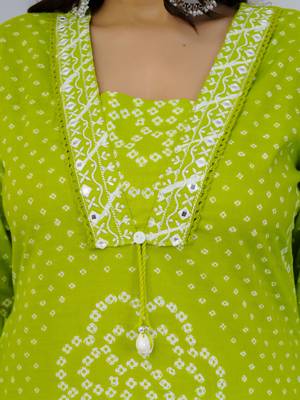 Green printed mirror work cotton straight kurta set 3