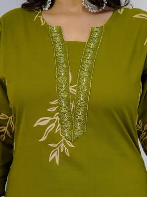 Green floral printed cotton straight kurta set 5