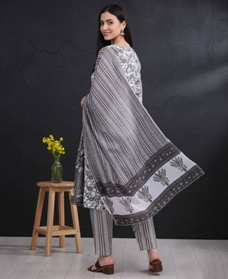 Grey color cotton fabric stylish ceremonial wear kurta set 2