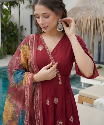 Maroon color roman silk fabric stylish ceremonial wear kurta set 3