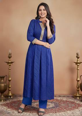 White color cotton fabric designer printed graceful girlie casual kurta set 5