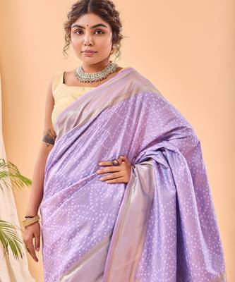 Lavender bandhani weaving saree with heavy pallu 3