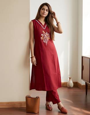 Black color beautiful sophisticated graceful formal short kurta for girls 4