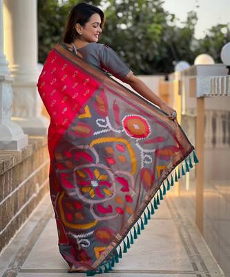 Pink silk blend ikkat and patola weaving concept saree & contrast blouse 4