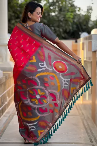Pink silk blend ikkat and patola weaving concept saree & contrast blouse