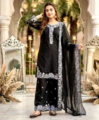 Black chanderi embroidered kurta-sets 2