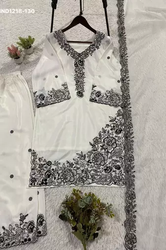 White crepe embroidered kurta-sets