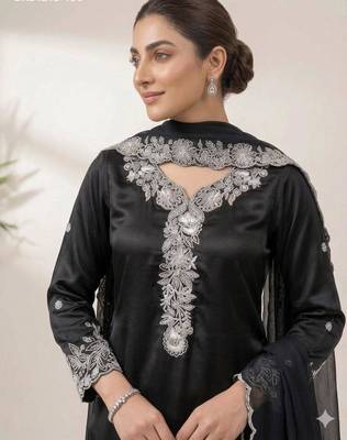 Black crepe embroidered kurta-sets 2