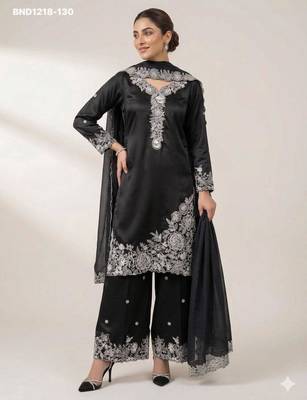 Black crepe embroidered kurta-sets 4