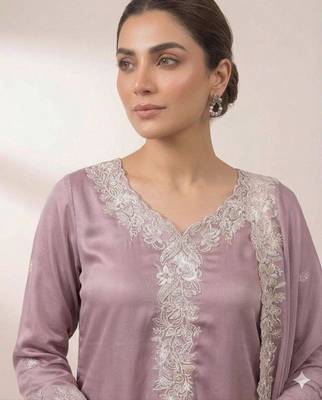 Mauve crepe embroidered kurta-sets 3