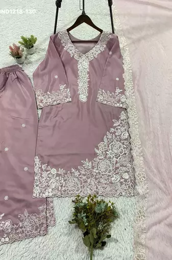 Mauve crepe embroidered kurta-sets
