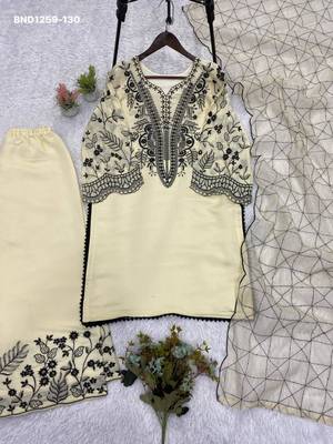 Off-white cotton blend embroidered kurta-sets 3