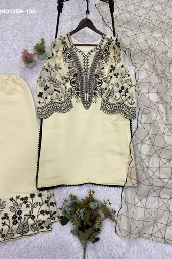 Off-white cotton blend embroidered kurta-sets