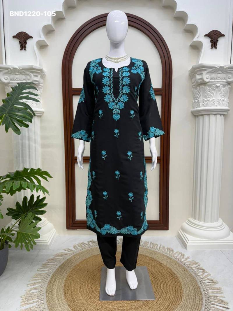 Black silk blend embroidered kurta-sets
