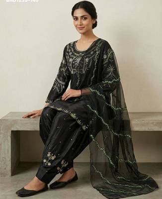 Black silk blend embroidered kurta-sets 2