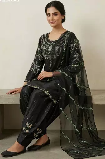 Black silk blend embroidered kurta-sets