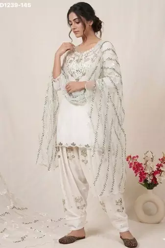 White silk blend embroidered kurta-sets