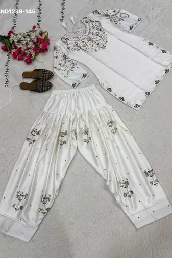 White silk blend embroidered kurta-sets