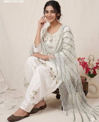 White silk blend embroidered kurta-sets 3