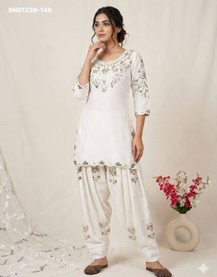 White silk blend embroidered kurta-sets 4