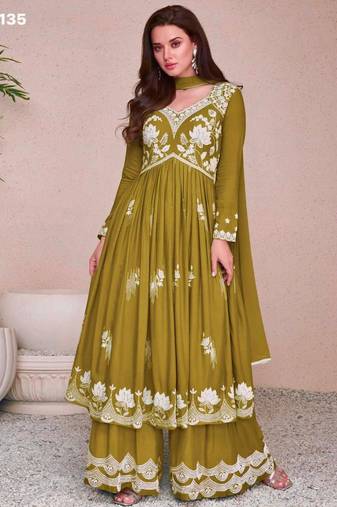 Green silk blend embroidered kurta-sets