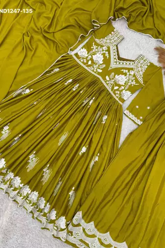 Green silk blend embroidered kurta-sets