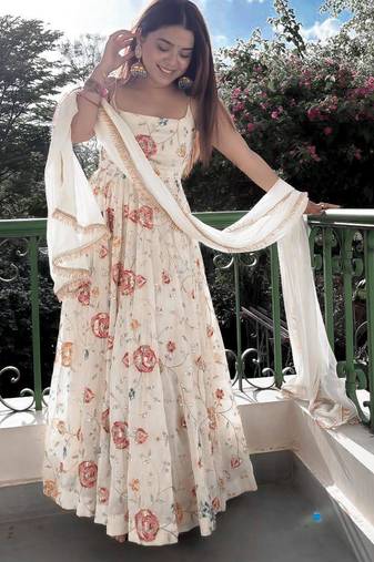 Off-white georgette embroidered kurta-sets