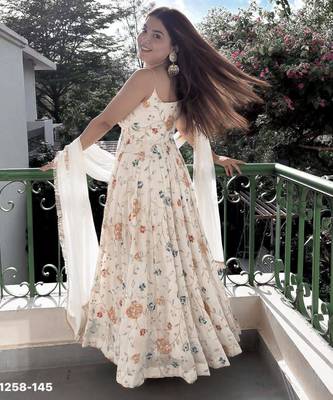 Off-white georgette embroidered kurta-sets 2