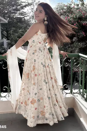Off-white georgette embroidered kurta-sets