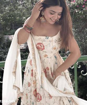 Off-white georgette embroidered kurta-sets 3