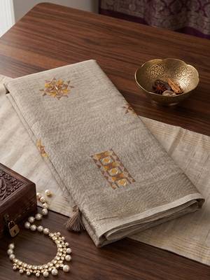 Light beige color beautiful linen fabric traditonal rich saree 4