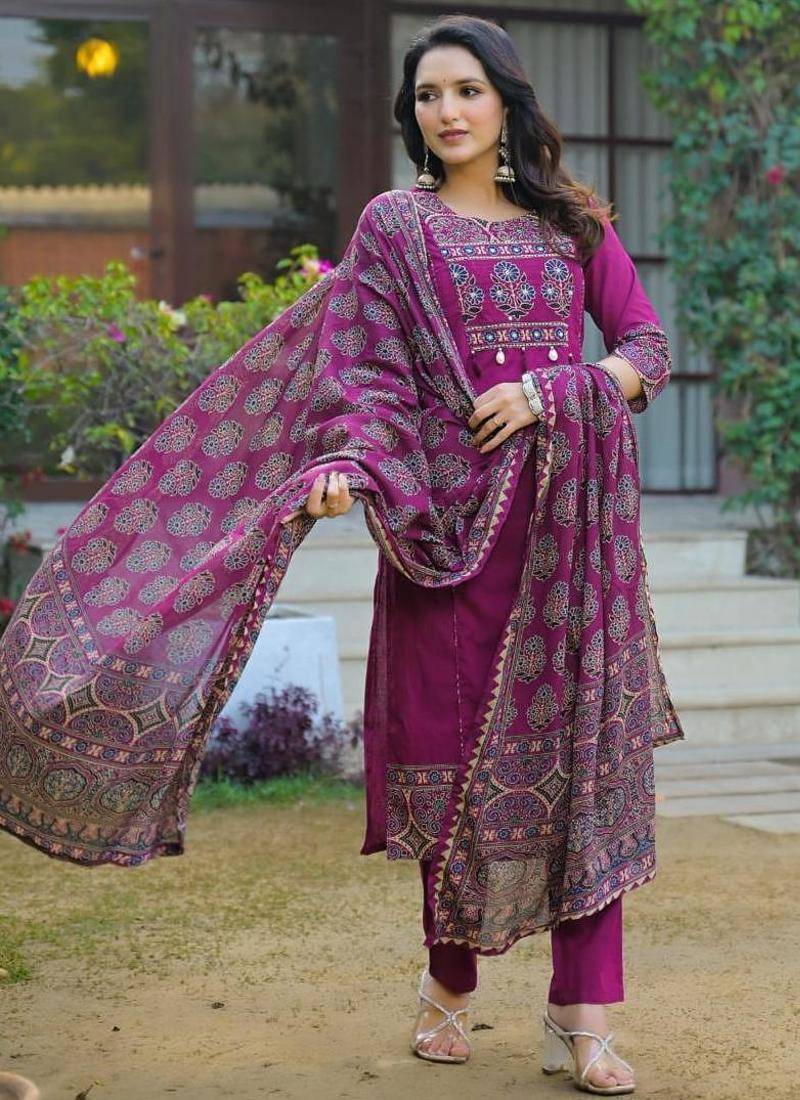 Cotton printed straight kurti-pant-dupatta set