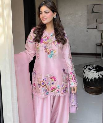 Baby-pink silk blend embroidered kurta-sets 4