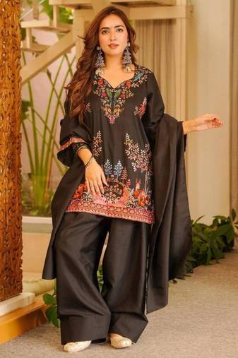 Black crepe printed kurta-sets