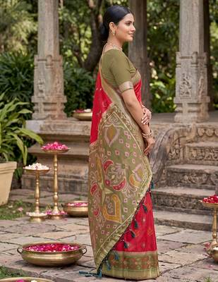 Red color soft silk fabric woven designer partywear saree 4